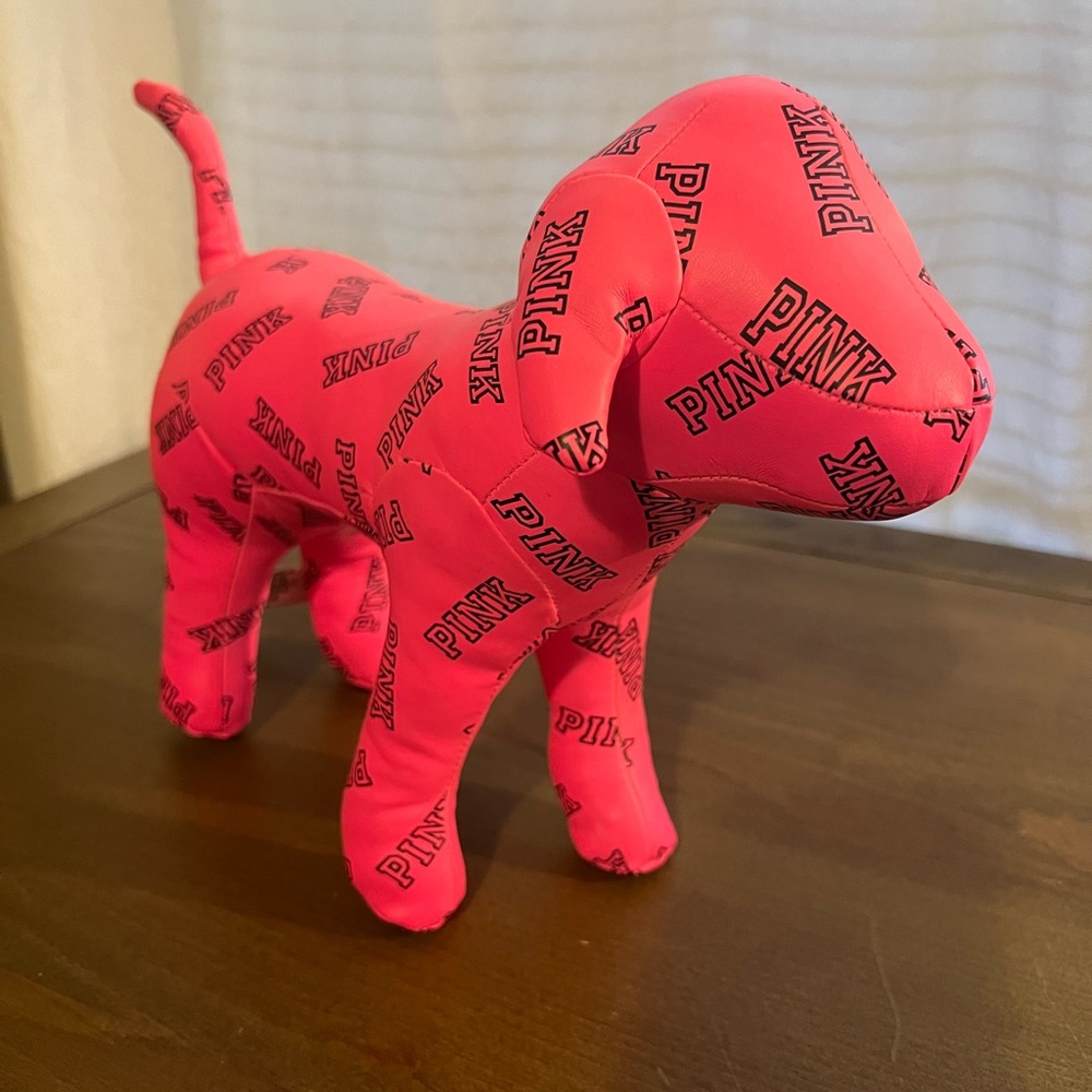 Victoria’s Secret hot ping stuffed dog